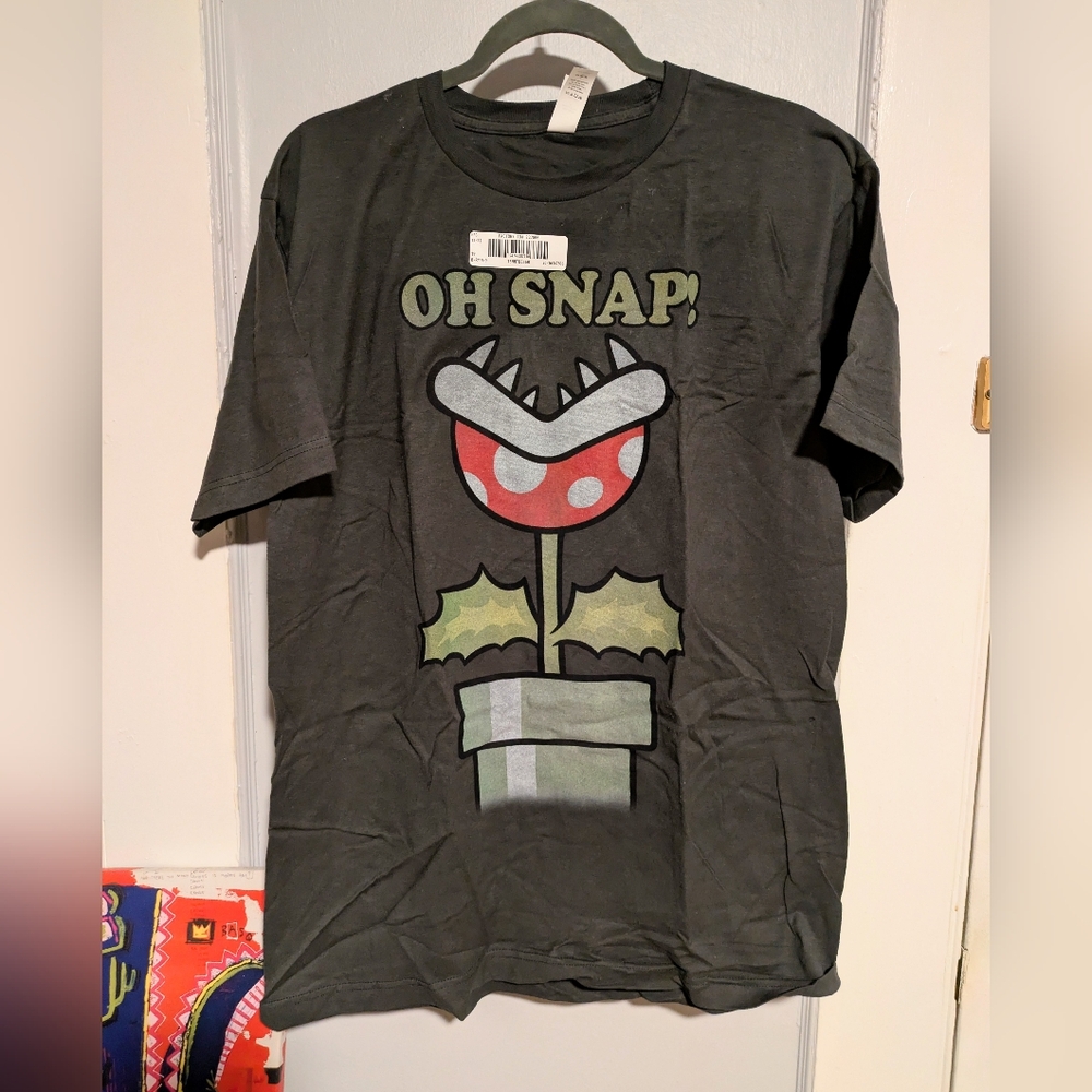 NWT Nintendo Piranha Plant "Oh Snap" T-Shirt (Mario Bros)